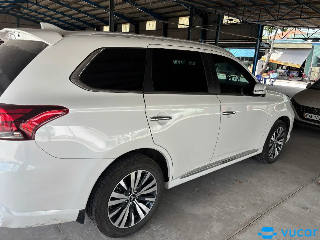 Ảnh xe Mitsubishi Outlander 2.0 CVT 2024 - ảnh 3