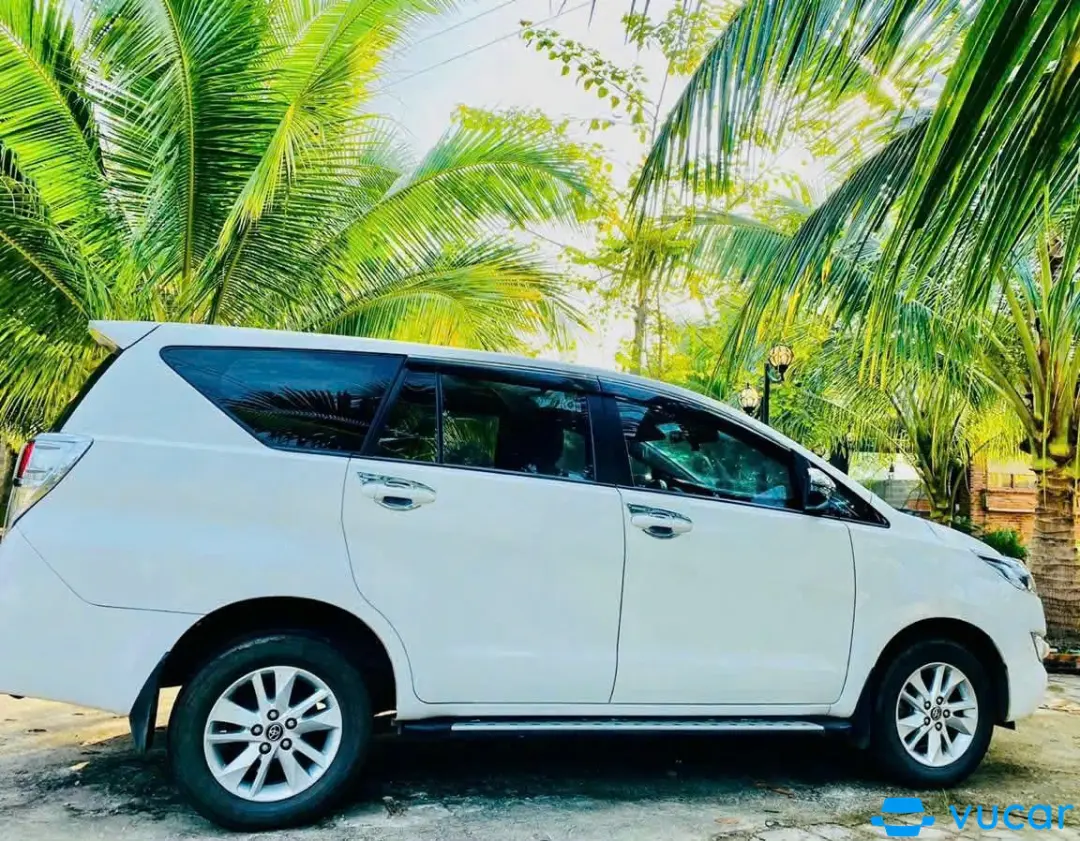 TOYOTA INNOVA 2.0E - Ngoại thất 3