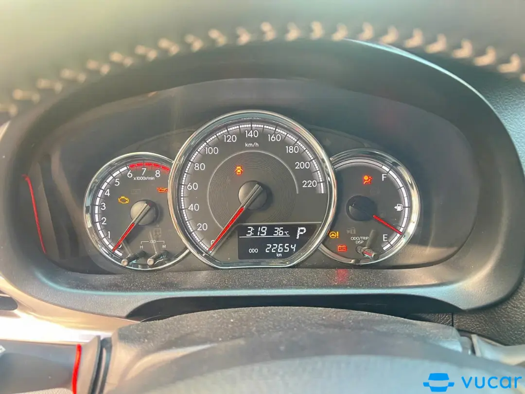 Vios E CVT - Nội thất 1