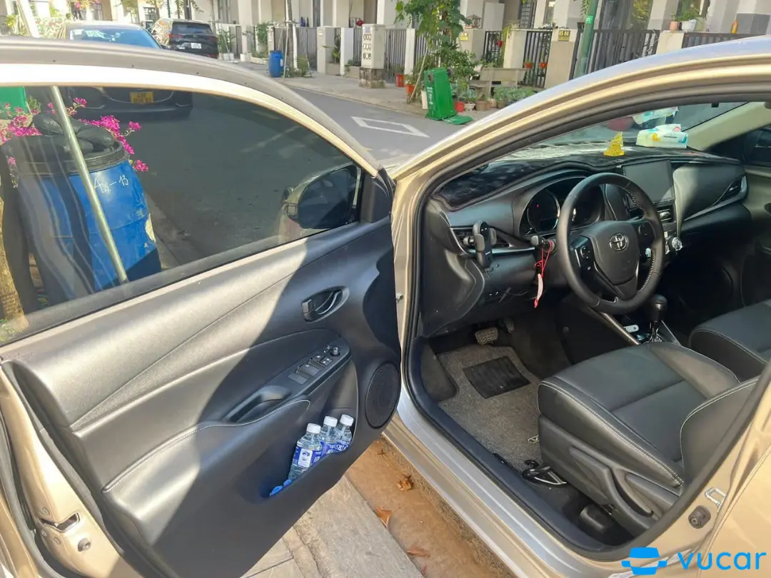 Vios E CVT - Nội thất 4