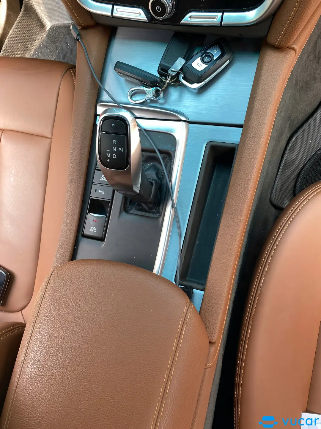 VinFast Lux a 2.0 Premium 2.0 AT 2019 - Nội thất 3