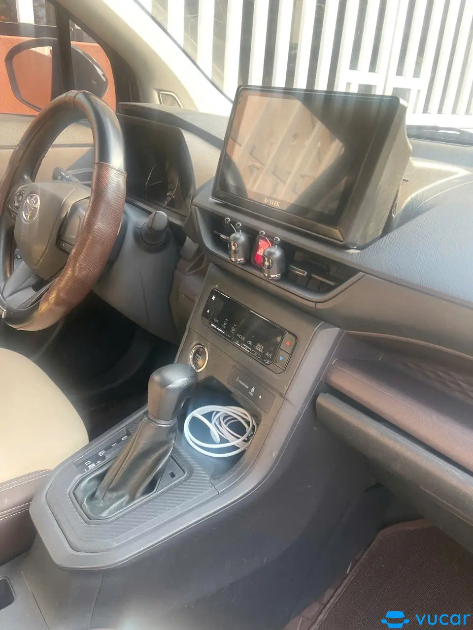 Toyota Avanza Premio 1.5 AT 2023 - Nội thất 3