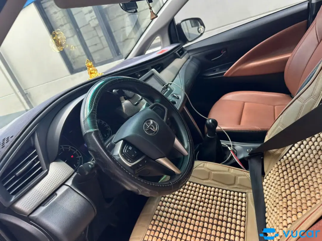 Toyota Innova E 2.0 MT 2024 - Nội thất 2