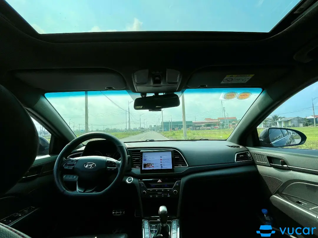 Hyundai Elantra Sport 1.6 AT 2018 - Nội thất 4