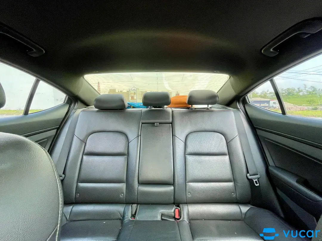 Hyundai Elantra Sport 1.6 AT 2018 - Nội thất 1