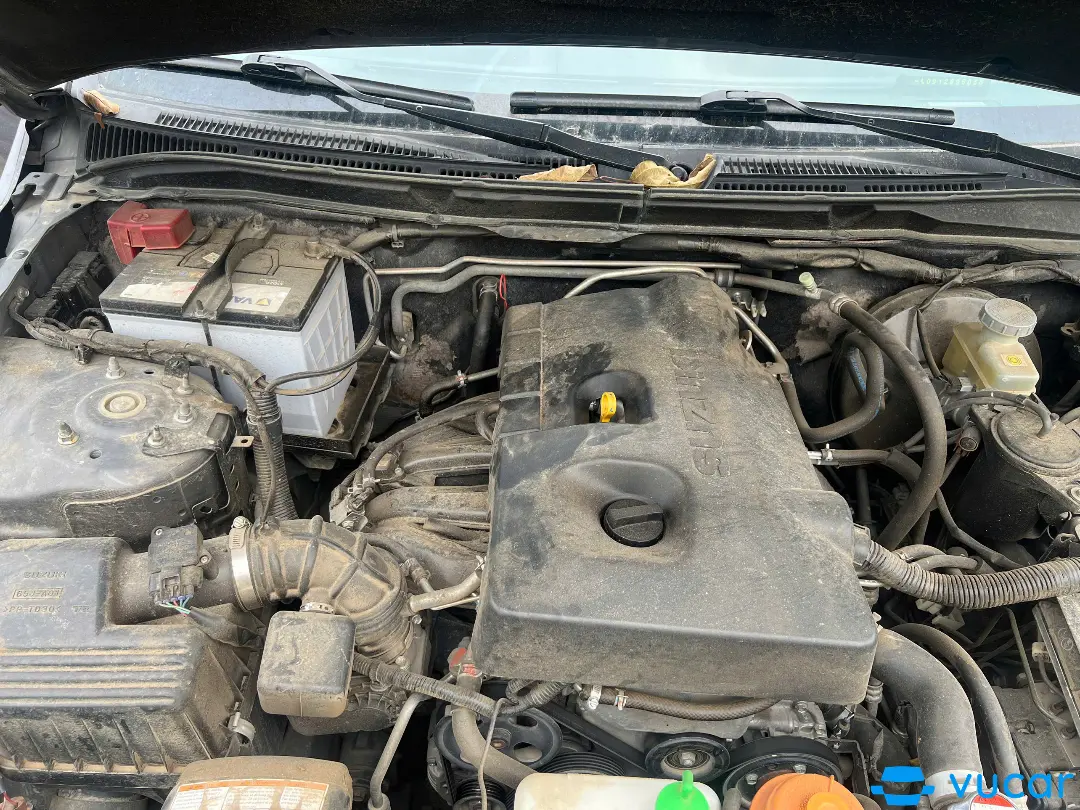 Suzuki Vitara 2.0 AT 2014 - Khoang động cơ 1