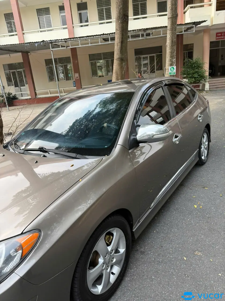 Hyundai Avante Bản nhập khẩu có cửa sổ trời 2014 - Ngoại thất 2