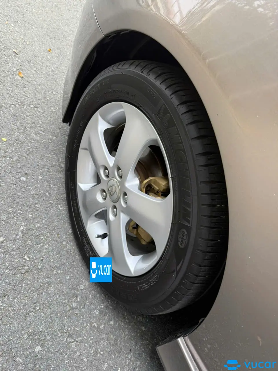 Hyundai Avante Bản nhập khẩu có cửa sổ trời 2014 - Ngoại thất 1