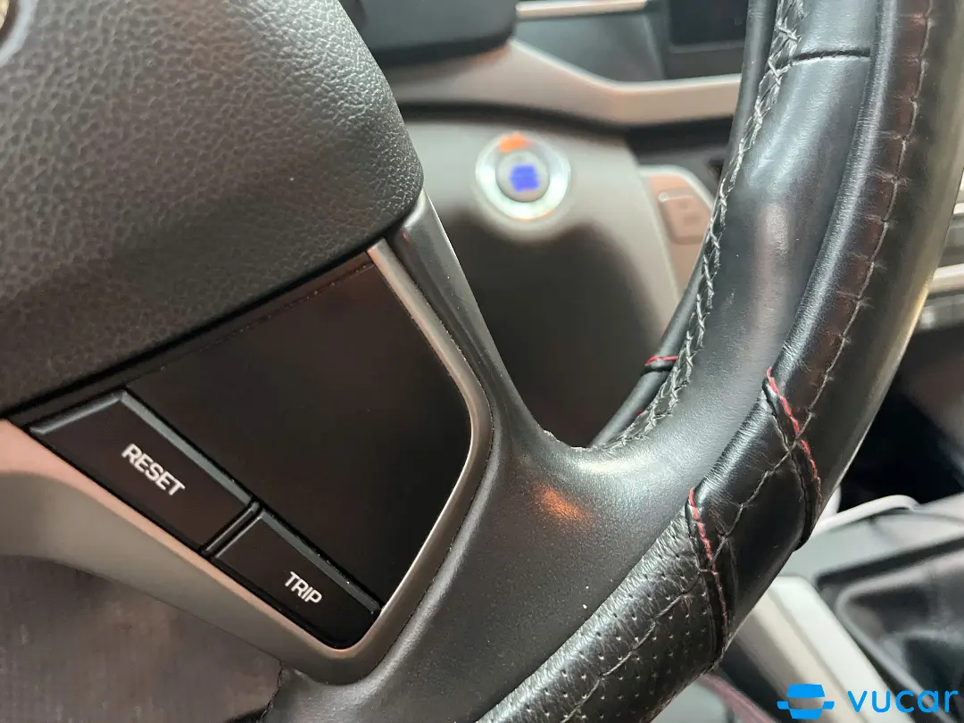 Hyundai Elantra 1.6 MT 2017 - Nội thất 8