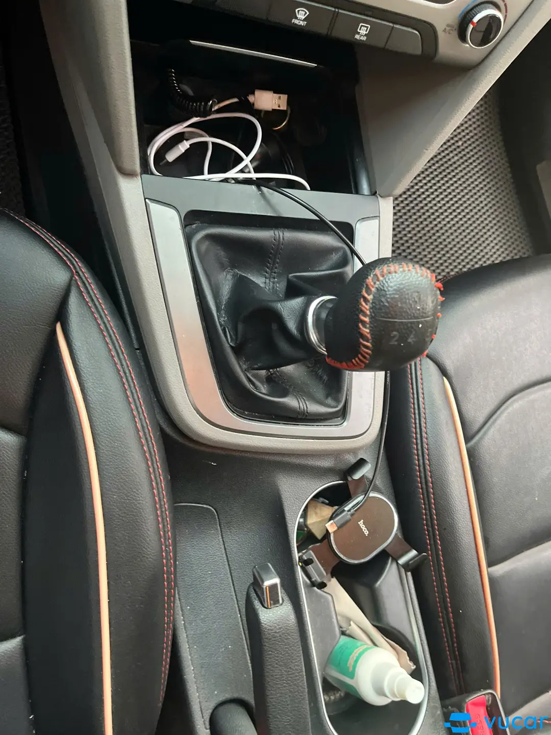 Hyundai Elantra 1.6 MT 2017 - Nội thất 10