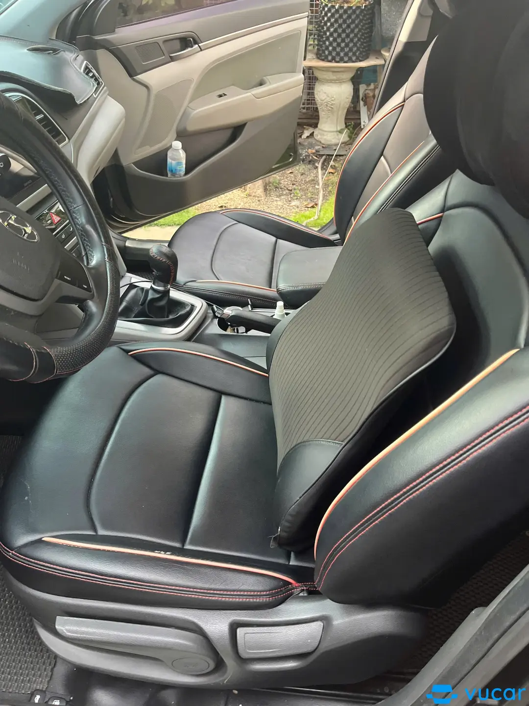 Hyundai Elantra 1.6 MT 2017 - Nội thất 4
