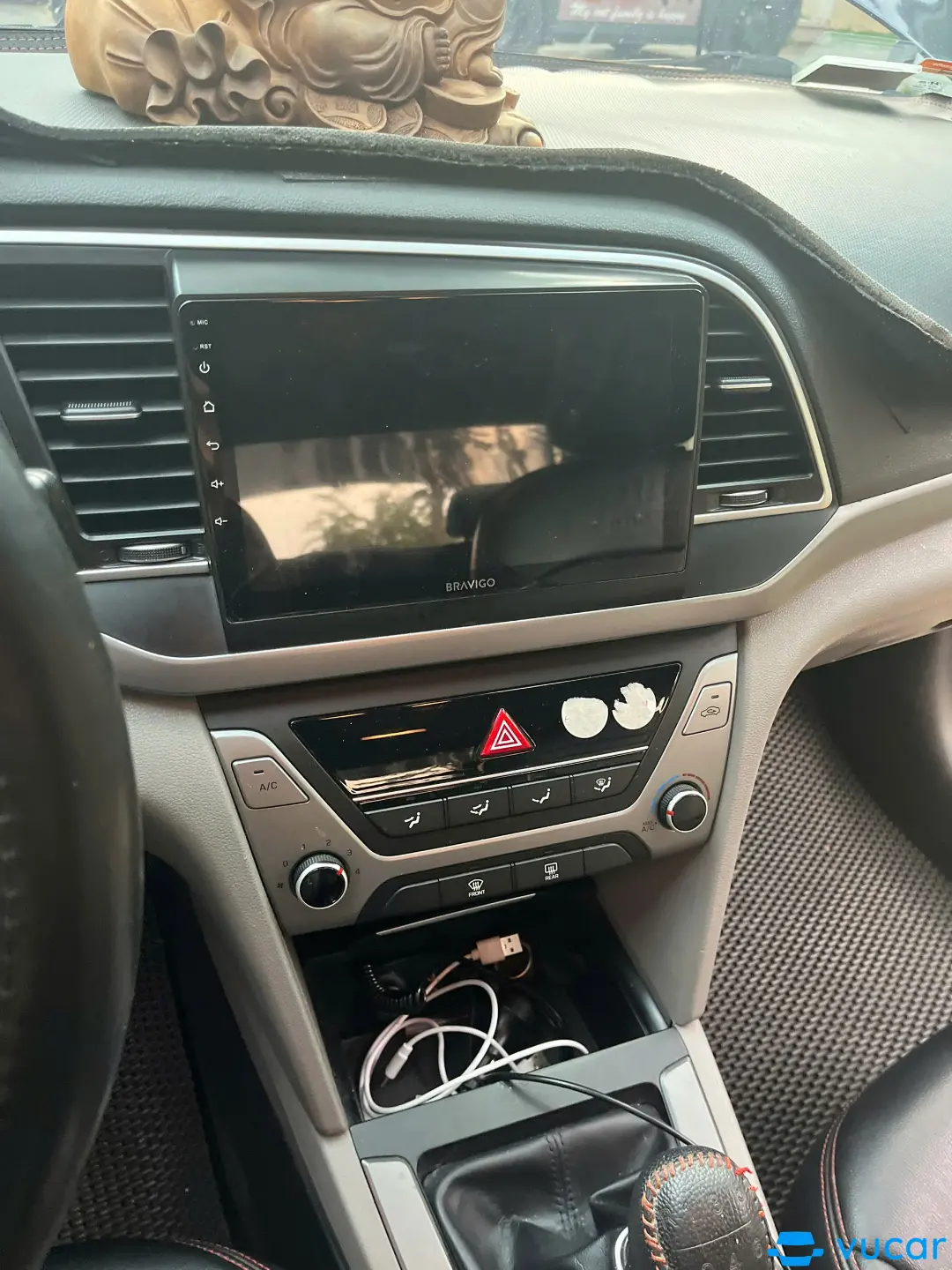 Hyundai Elantra 1.6 MT 2017 - Nội thất 5