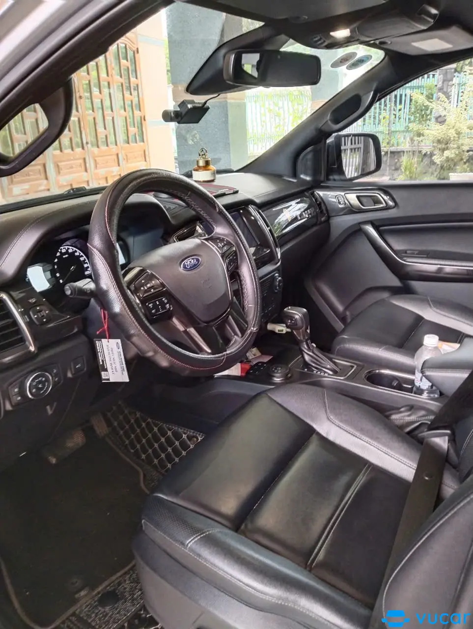 Ford Everest Titanium 2.0L 4x4 AT 2022 - Nội thất 1