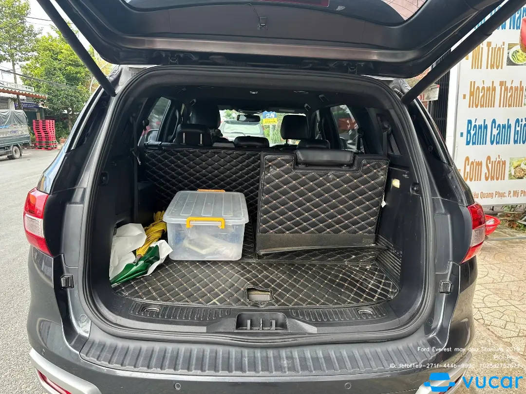 Ford Everest Titanium 2.0L 4x2 AT 2019 - Nội thất 4