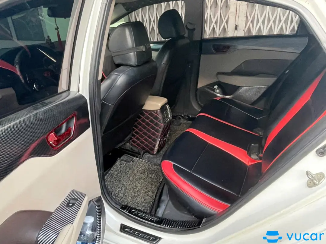 Suzuki Ertiga 1.4 AT 2017 - Nội thất 3