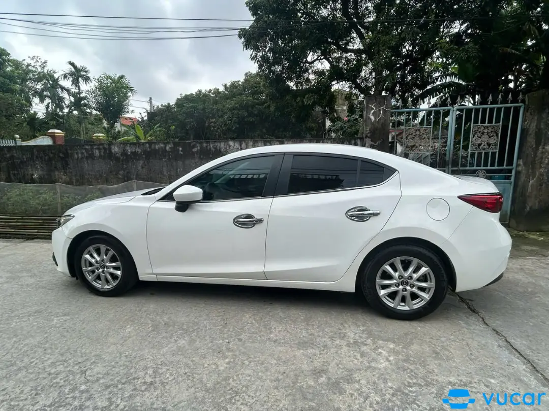 Mazda 3 1.5 at 2015 - Ngoại thất 4