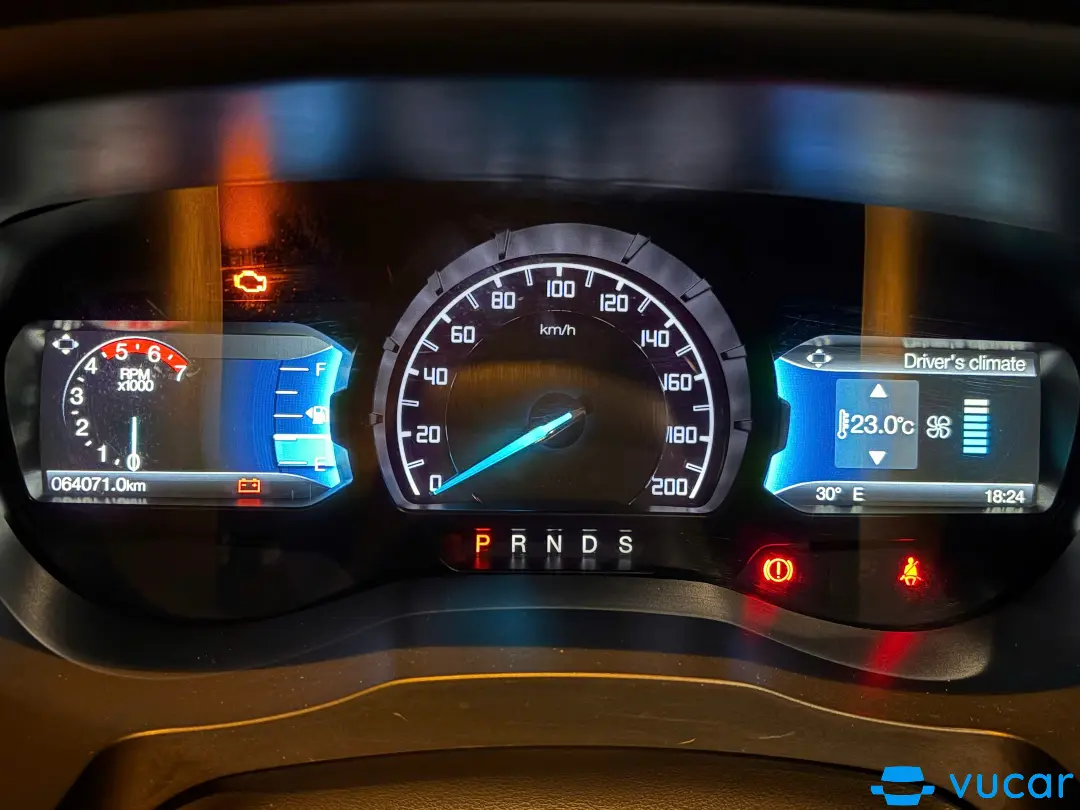 Ford Everest Titanium 2.0L 4x2 AT 2021 - Nội thất 1