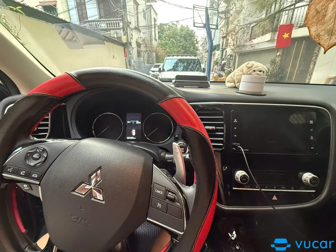 Mitsubishi Outlander 2.0 Premium 2021 - Nội thất 3