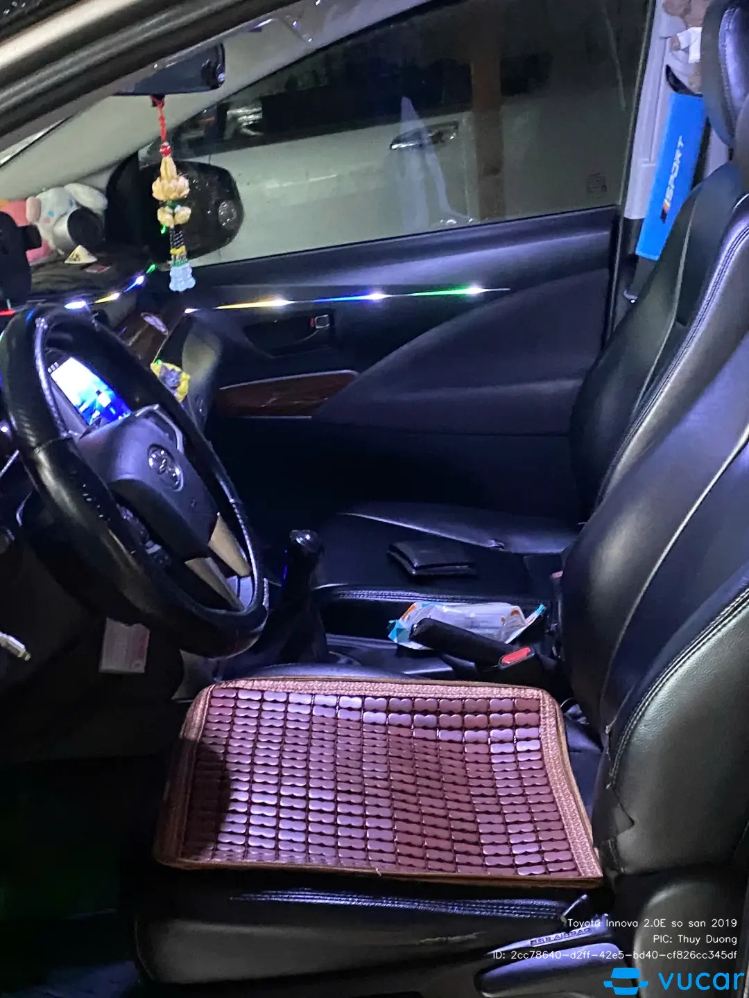 Toyota Innova 2.0E số sàn 2019 - Nội thất 5