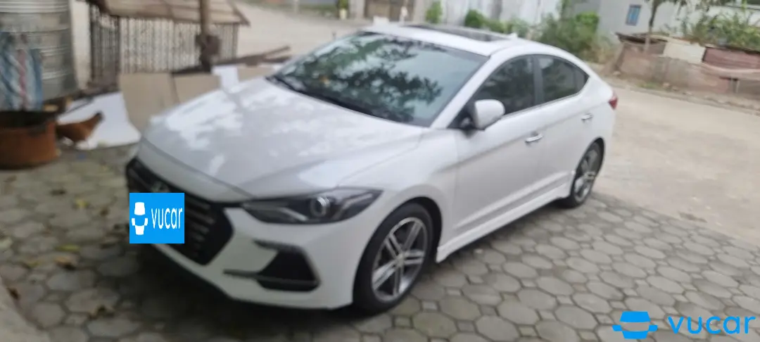 Hyundai Elantra Sport 1.6 AT 2018 - Ngoại thất 2