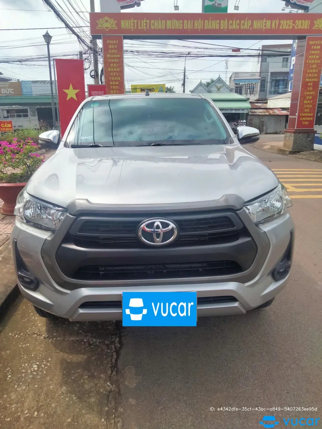 Toyota Hilux 2.4L 4x2 AT 2021 - Ngoại thất 2