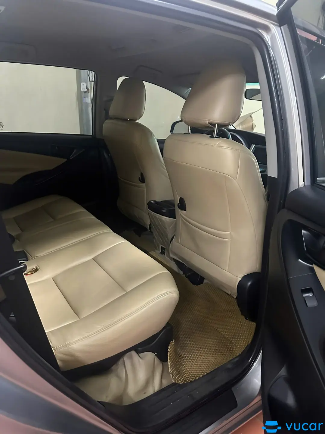 Toyota Innova 2.0E MT 2020 - Nội thất 1