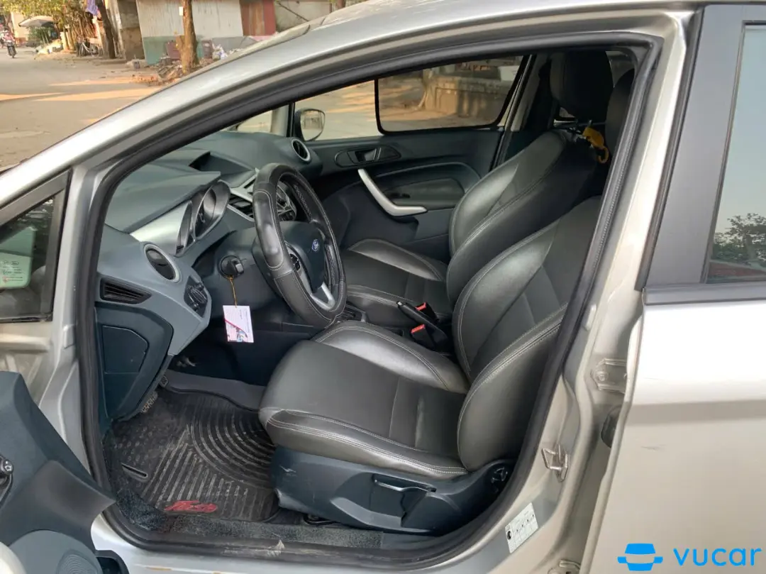 Ford Fiesta 2012 - Nội thất 4