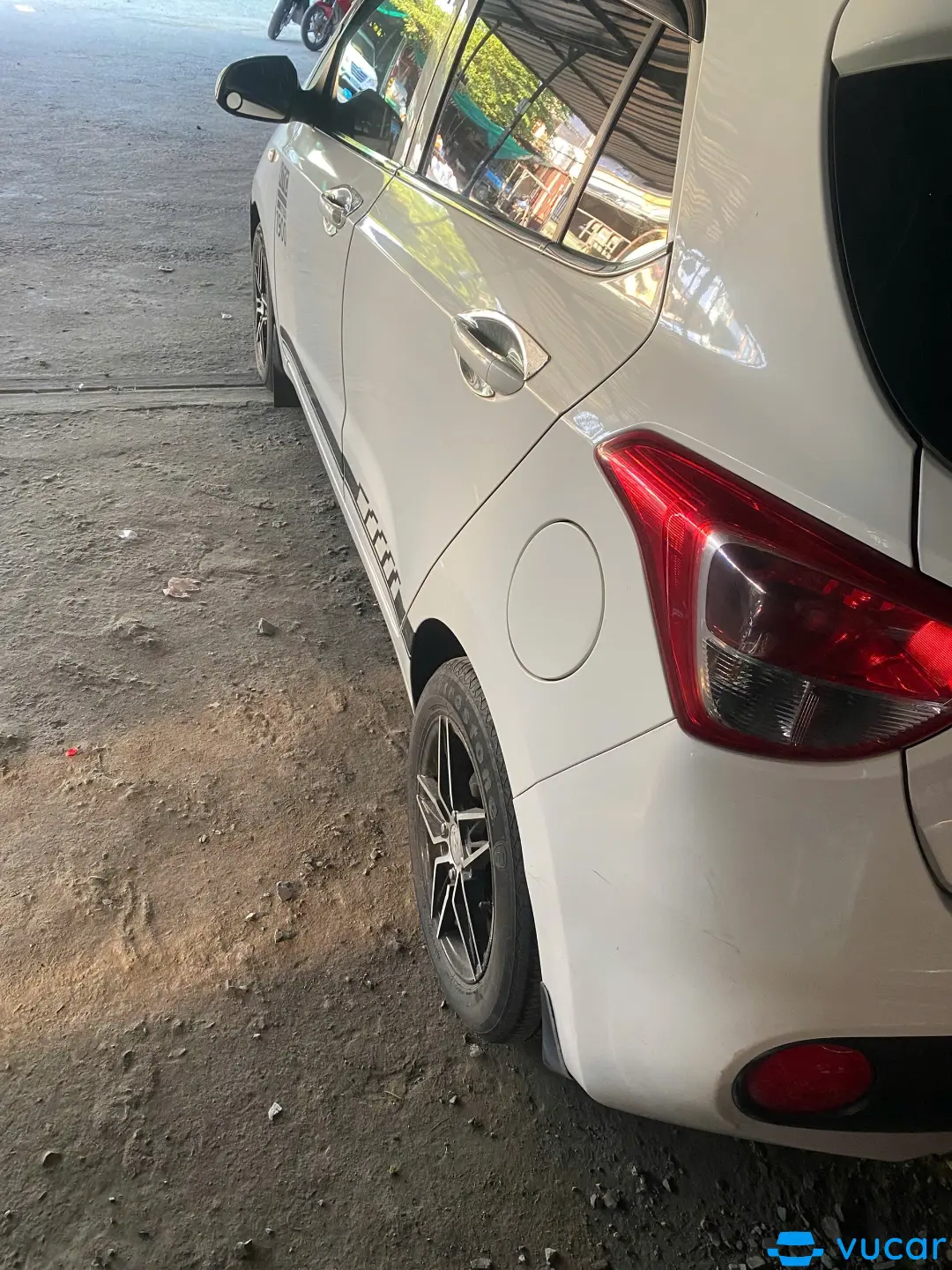 Hyundai I10 Grand 1.0 MT Base 2017 - Ngoại thất 6