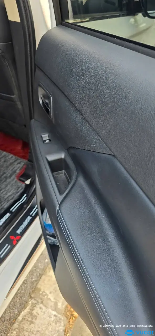 Mitsubishi Outlander CVT số tự động 2024 - Nội thất 11
