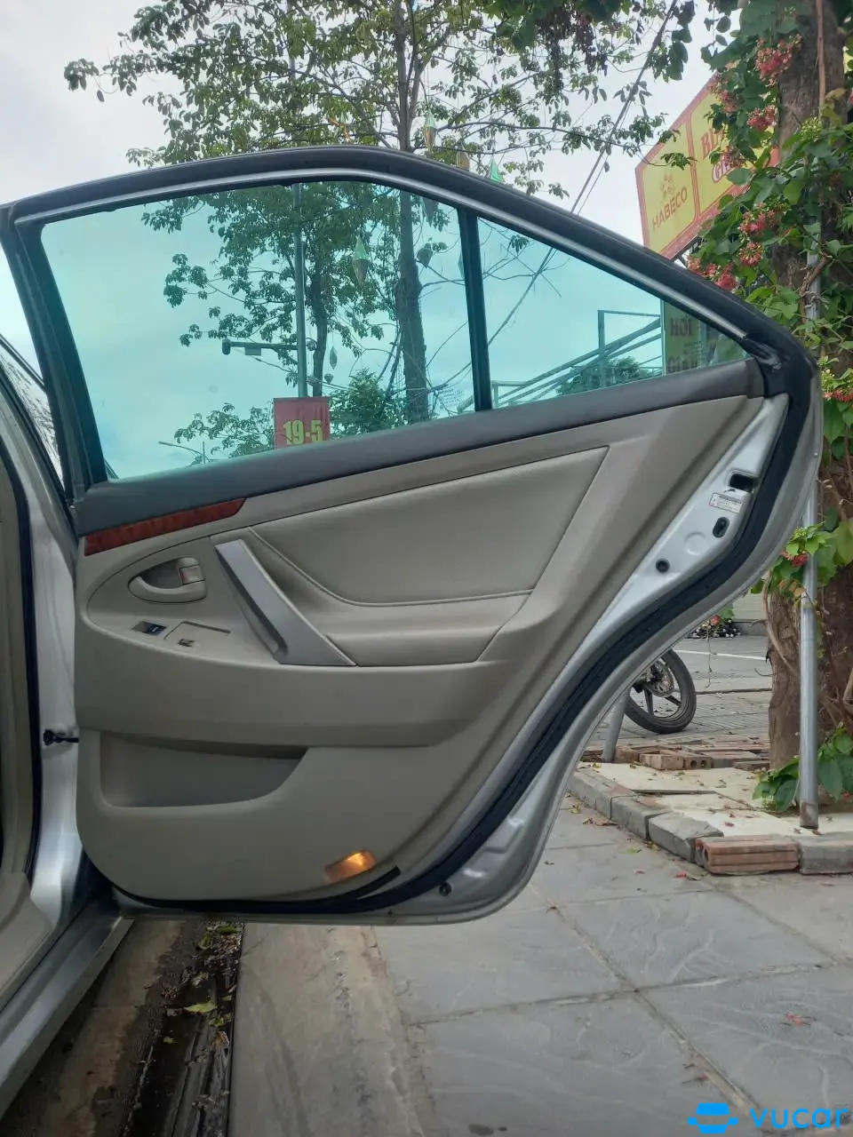 Toyota Camry 2.4 2010 - Nội thất 5
