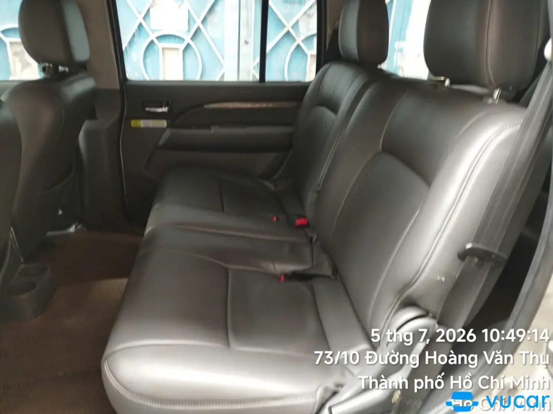Ford Everest 2.5L 4x2 AT 2014 - Nội thất 1