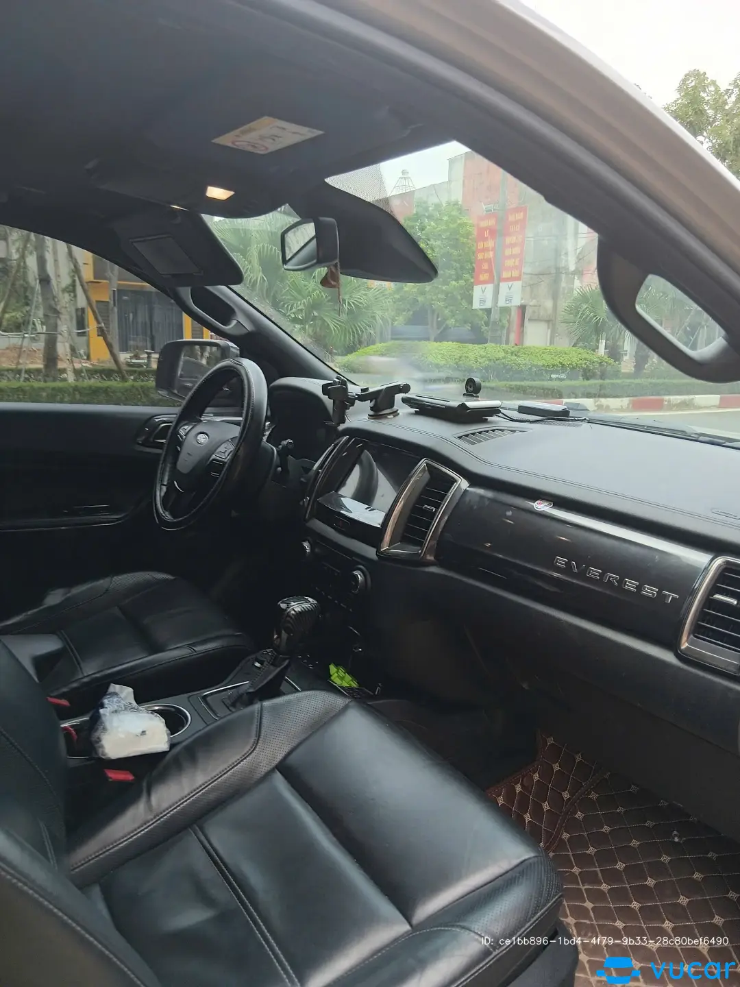 Ford Everest Titanium 2.0L 4x2 AT 2018 - Nội thất 5