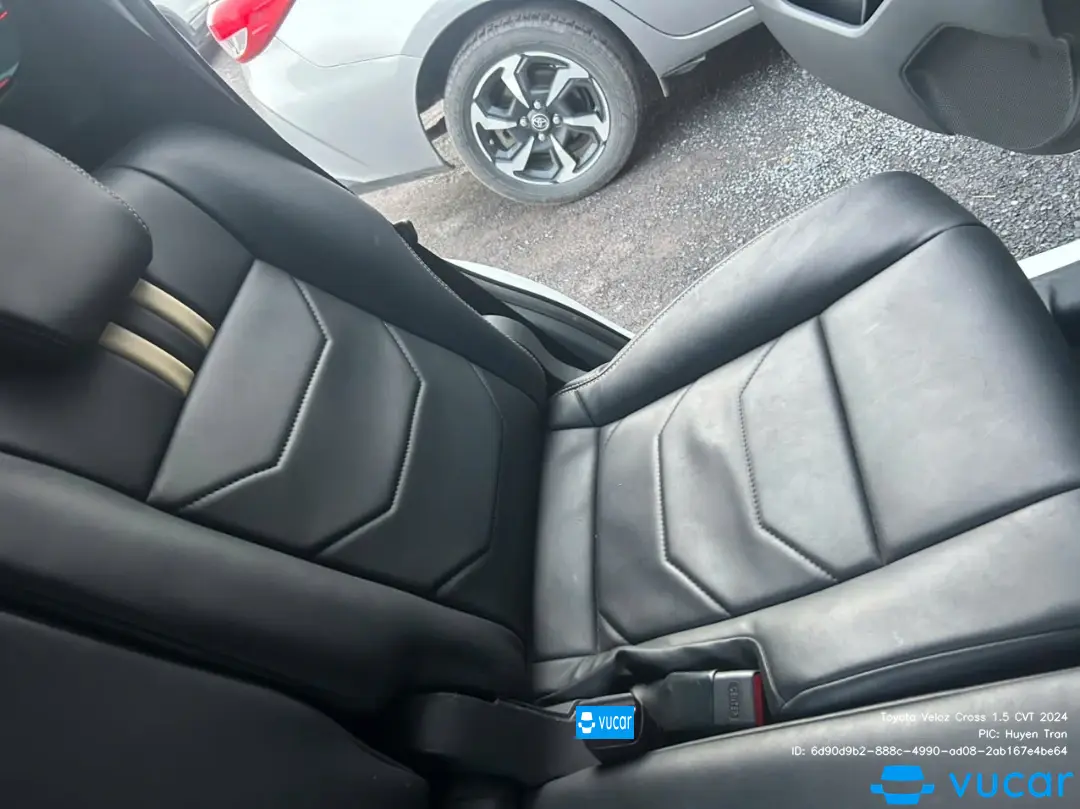 Toyota Veloz Cross 1.5 CVT 2024 - Nội thất 4