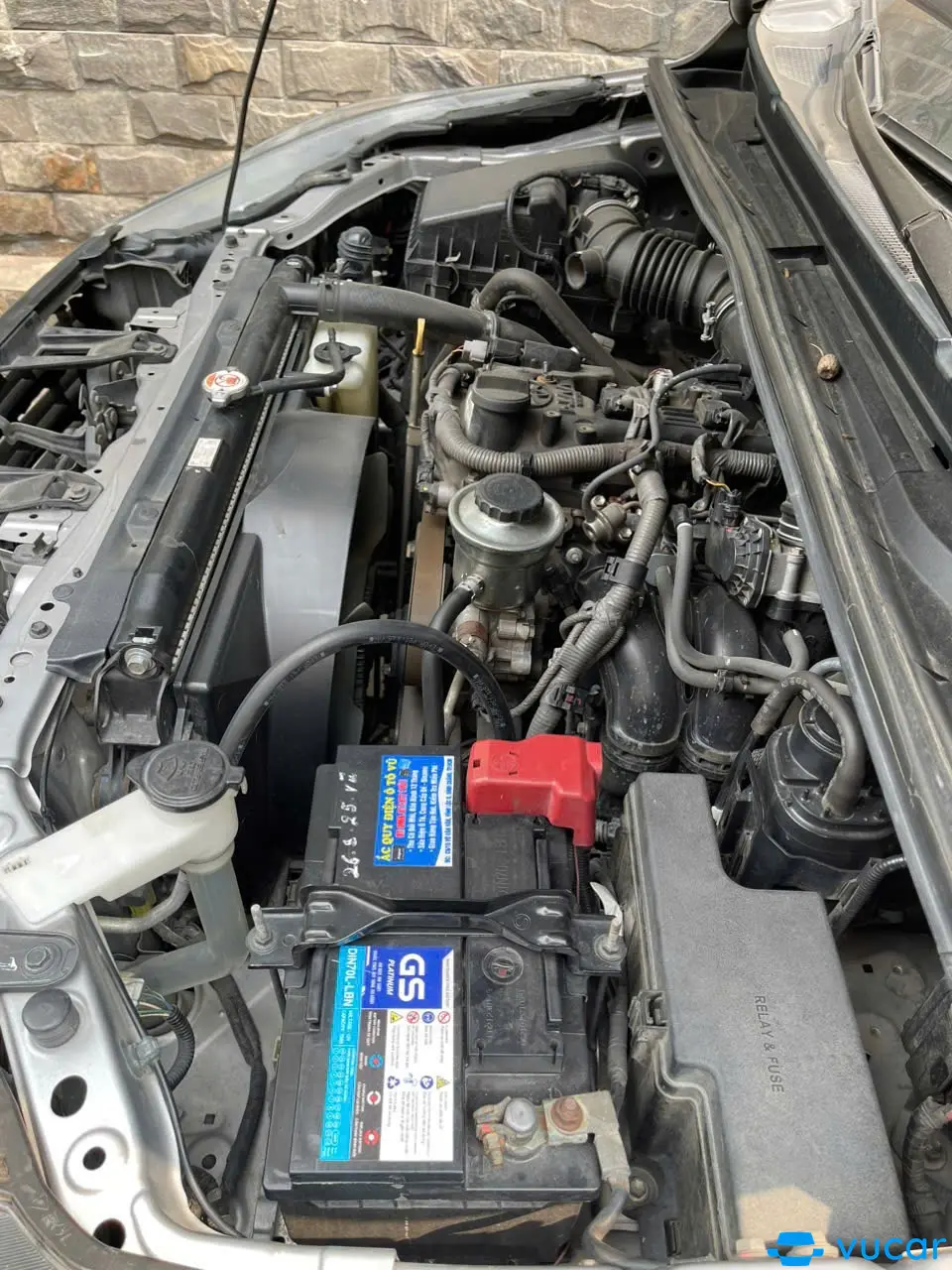 Toyota Innova 2018 2.0E - Khoang động cơ 2