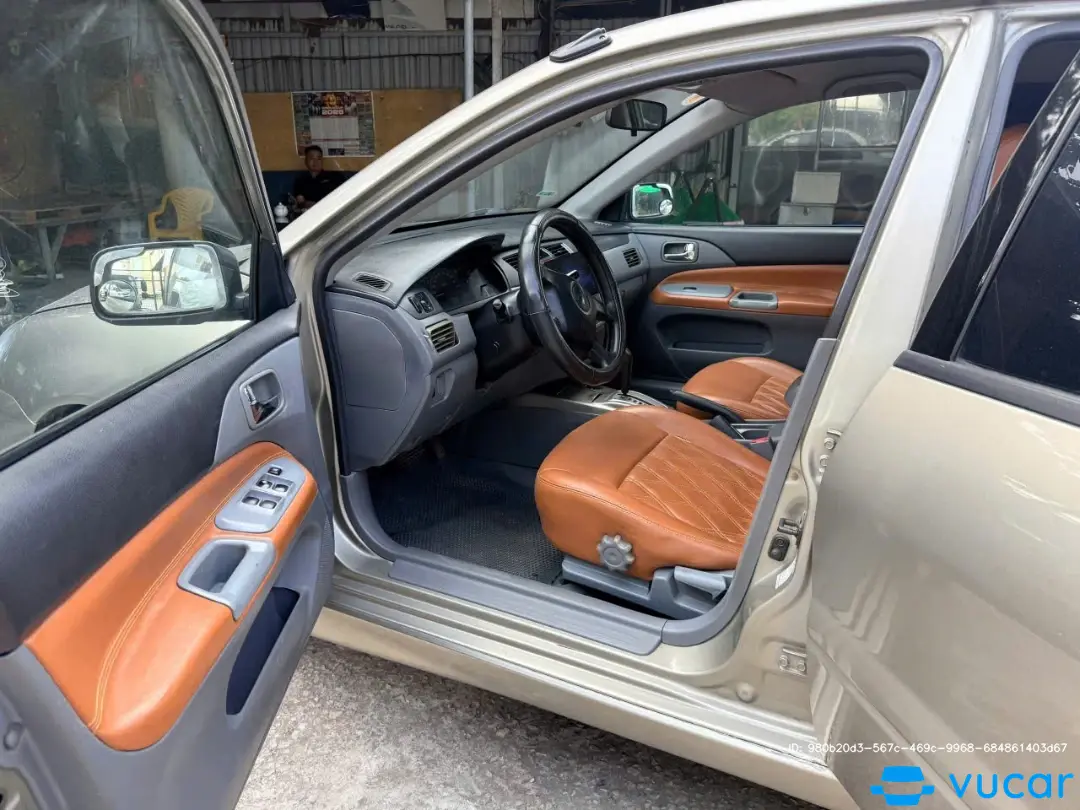 Mitsubishi Lancer GLX 2004 - Nội thất 4