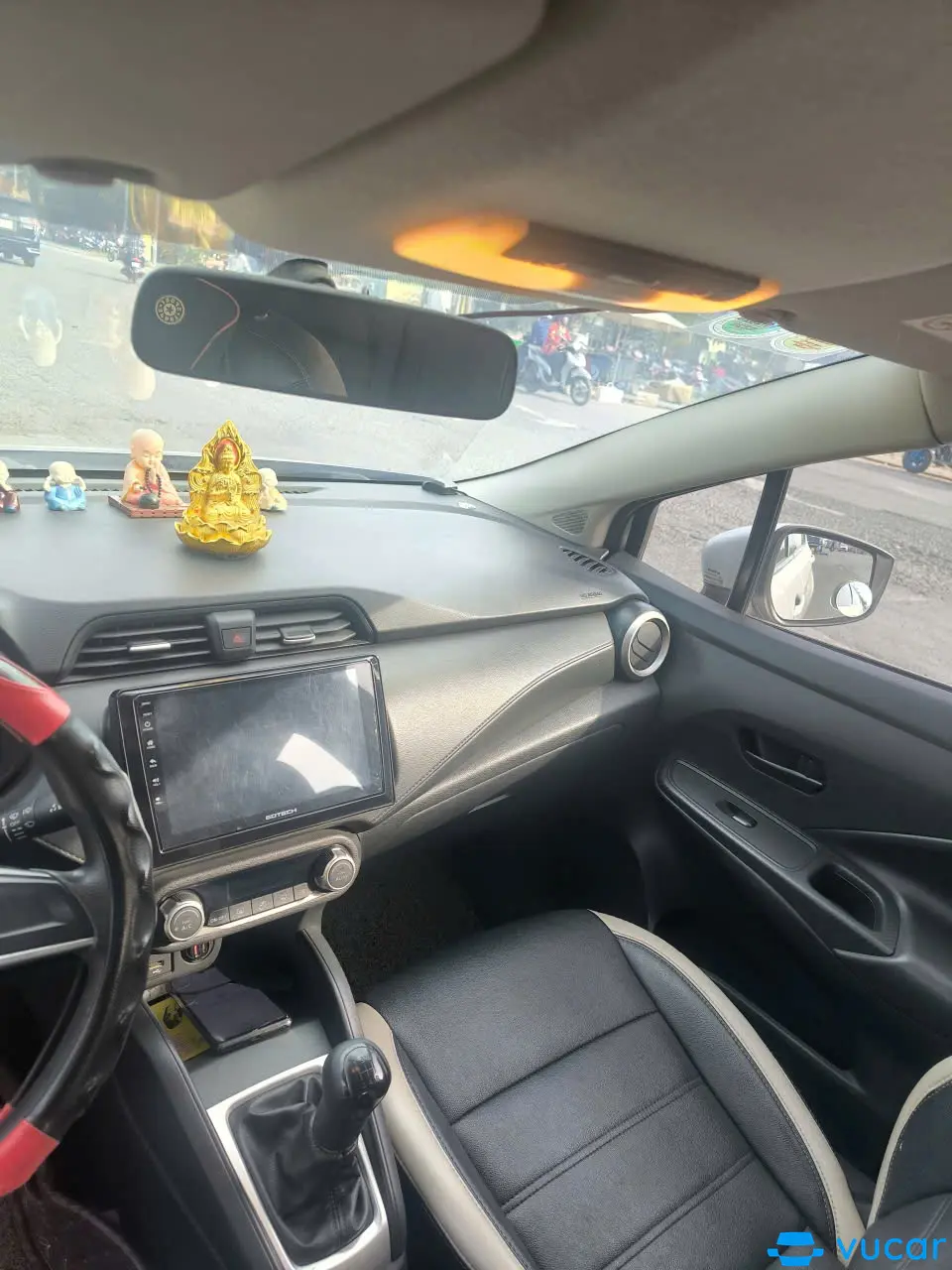Nissan Almera 2021 số sàn màu bạc - Nội thất 1
