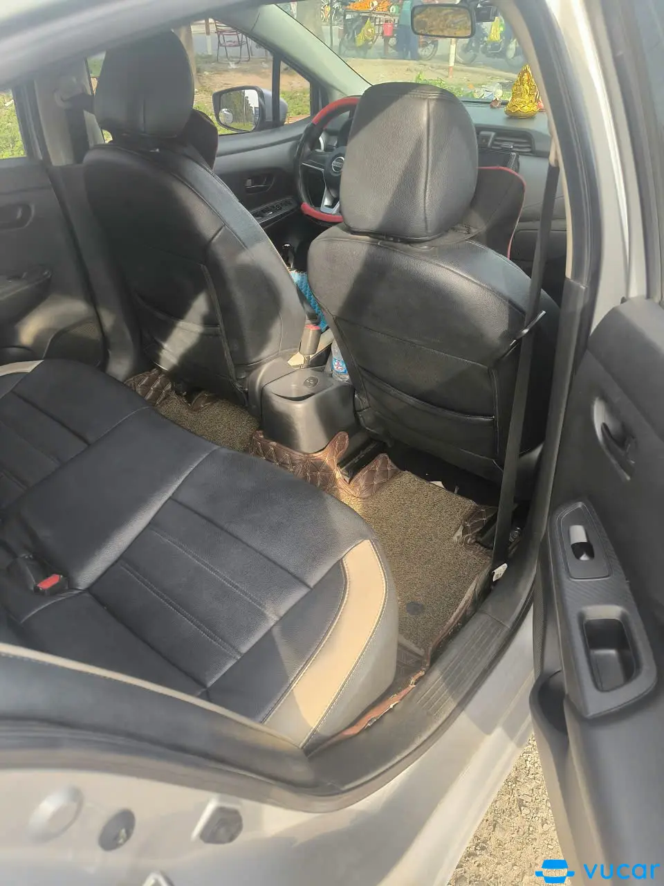 Nissan Almera 2021 số sàn màu bạc - Nội thất 6