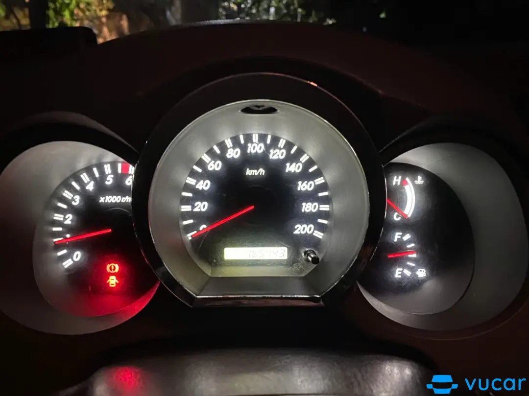 Toyota Fortuner 2011 V 2.7 - Nội thất 5