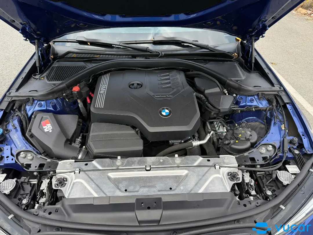 BMW 3 series 320i M Sport 2022 - Khoang động cơ 1