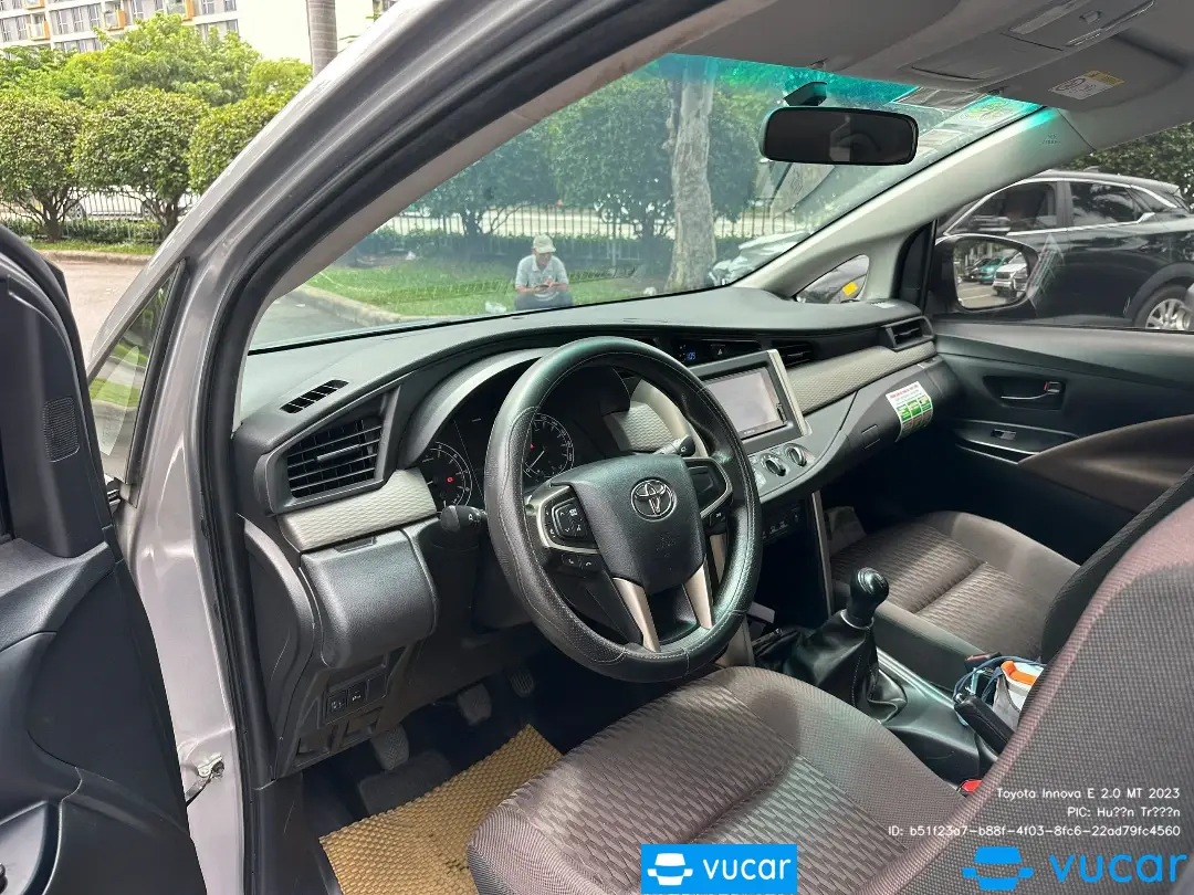 Toyota Innova E 2.0 MT 2023 - Nội thất 4