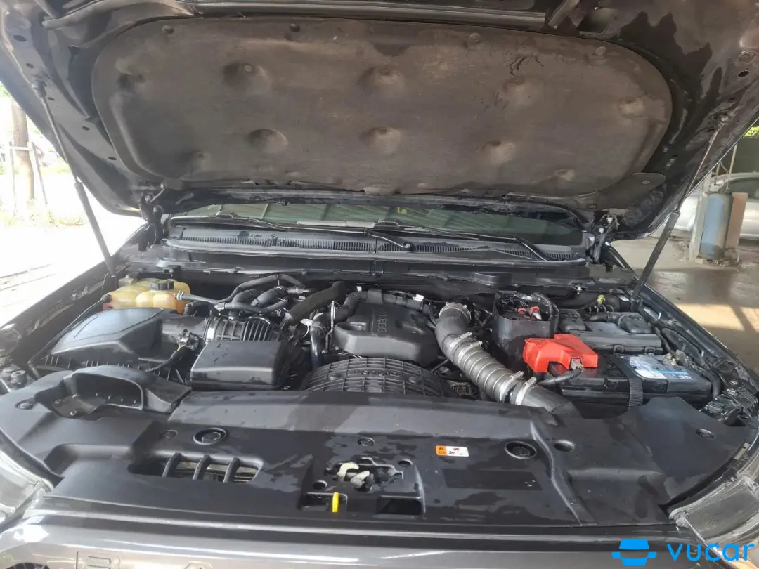 Ford Ranger XLS 4x4 2020  - Khoang động cơ 2
