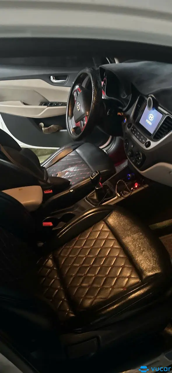 Hyundai Accent 1.4 AT 2018 - Nội thất 3