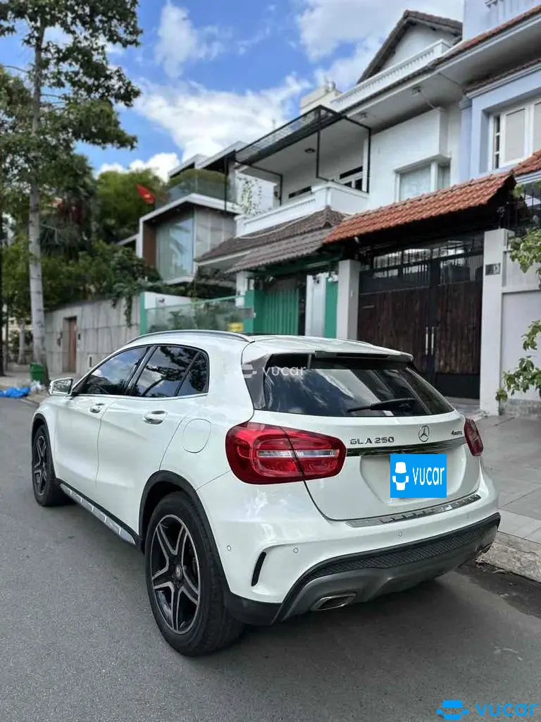 Ảnh xe Mercedes GLA 2015
