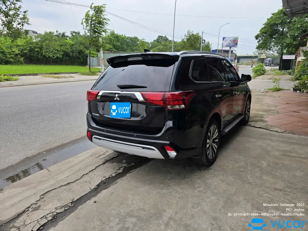 Mitsubishi Outlander 2021