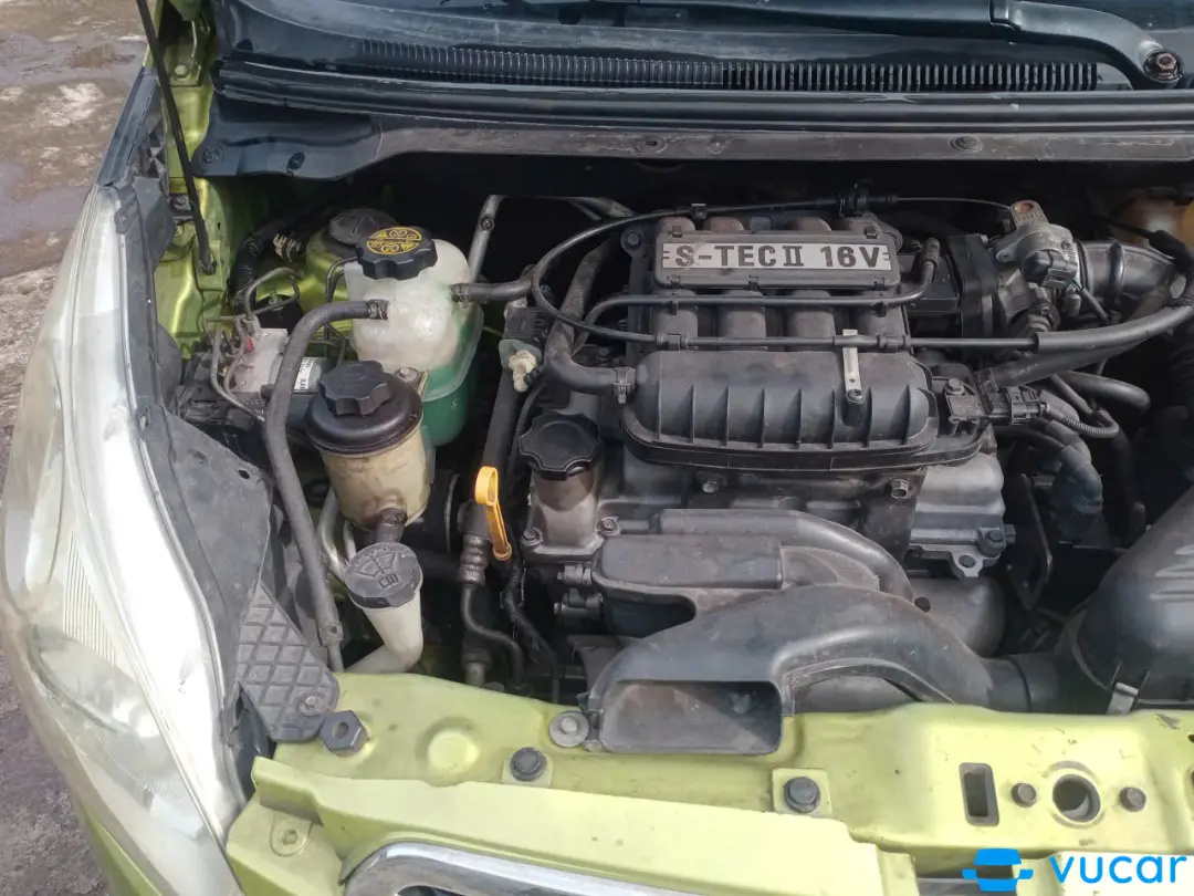 Chevrolet Spark LT 1.2 2011 - Khoang động cơ 2