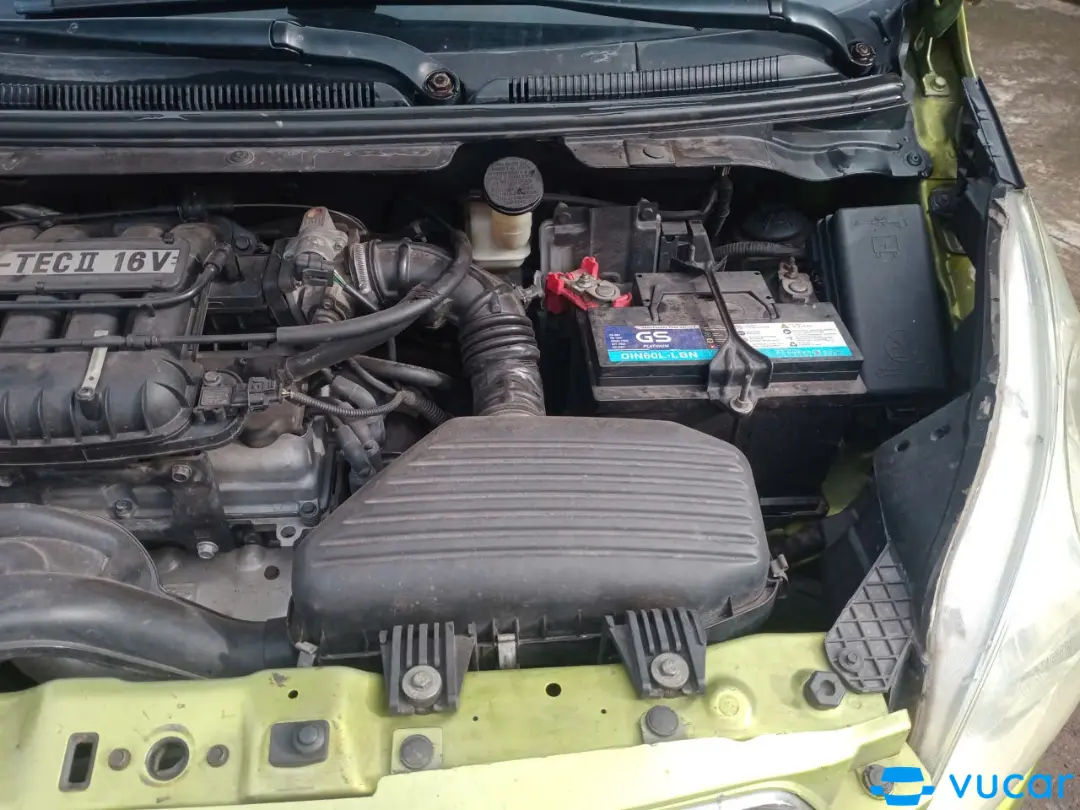 Chevrolet Spark LT 1.2 2011 - Khoang động cơ 1