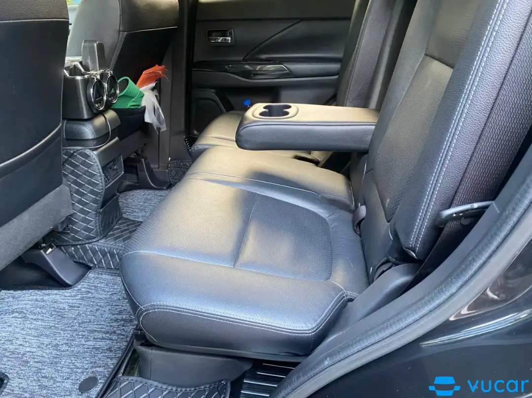 Mitsubishi Outlander 2.4 CVT Premium 2018 - Nội thất 5