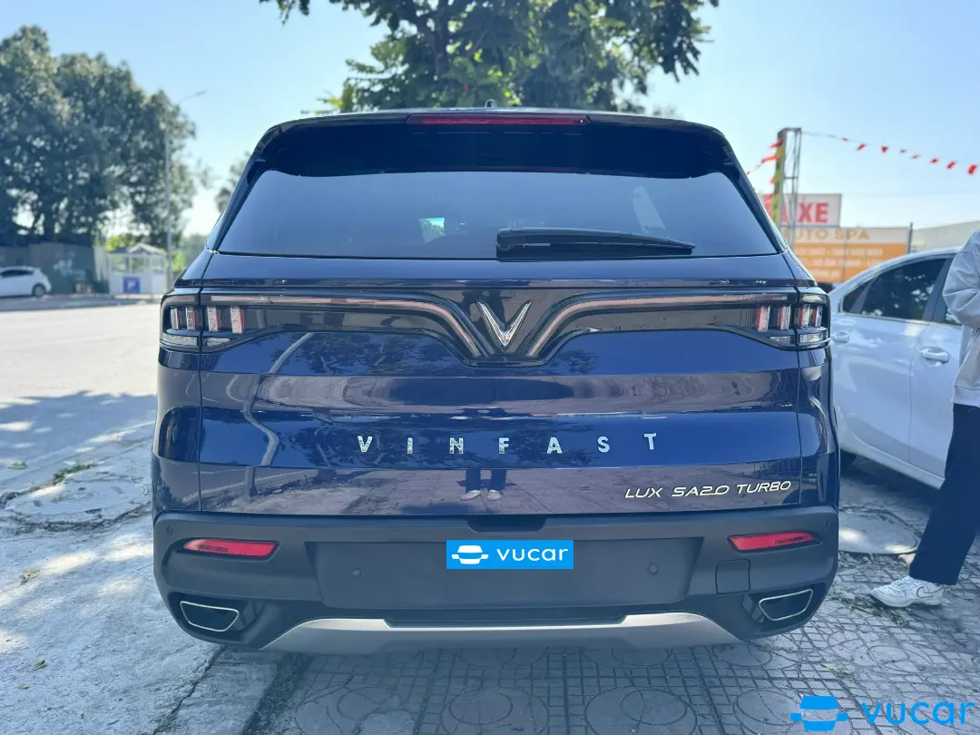 VinFast Lux sa 2.0 2.0 AT 2021 - Ngoại thất 3