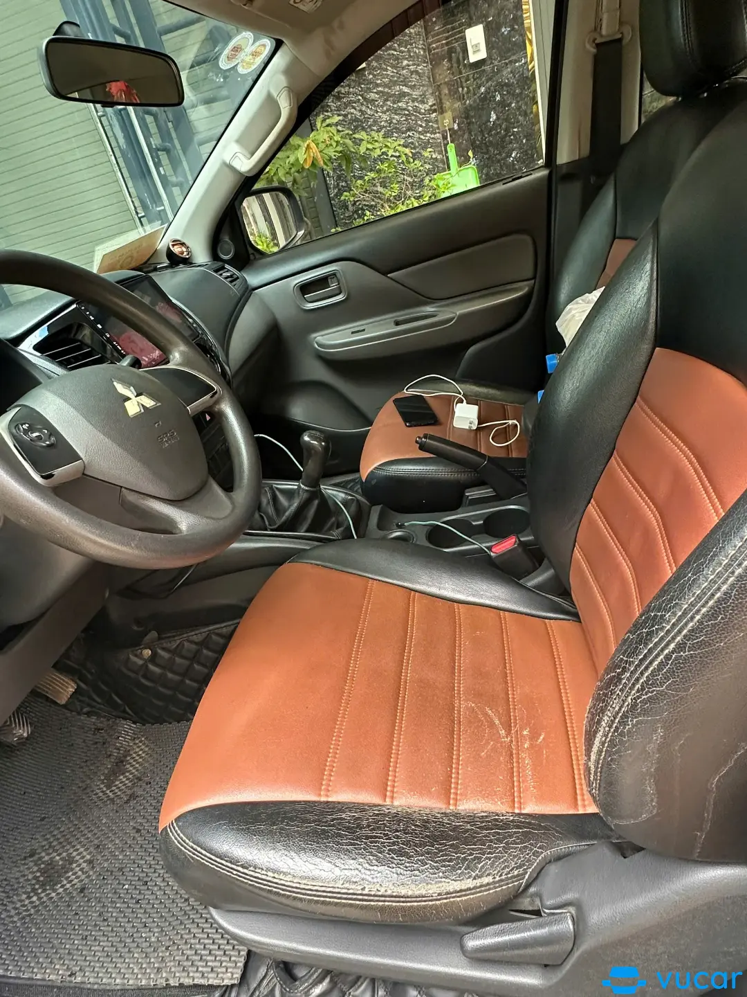 Mitsubishi Triton 4x2 MT 2018 - Nội thất 1