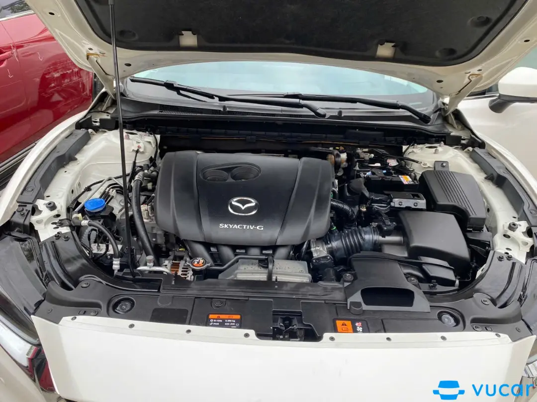 Mazda 6 Premium 2.0 AT 2022 - Khoang động cơ 1